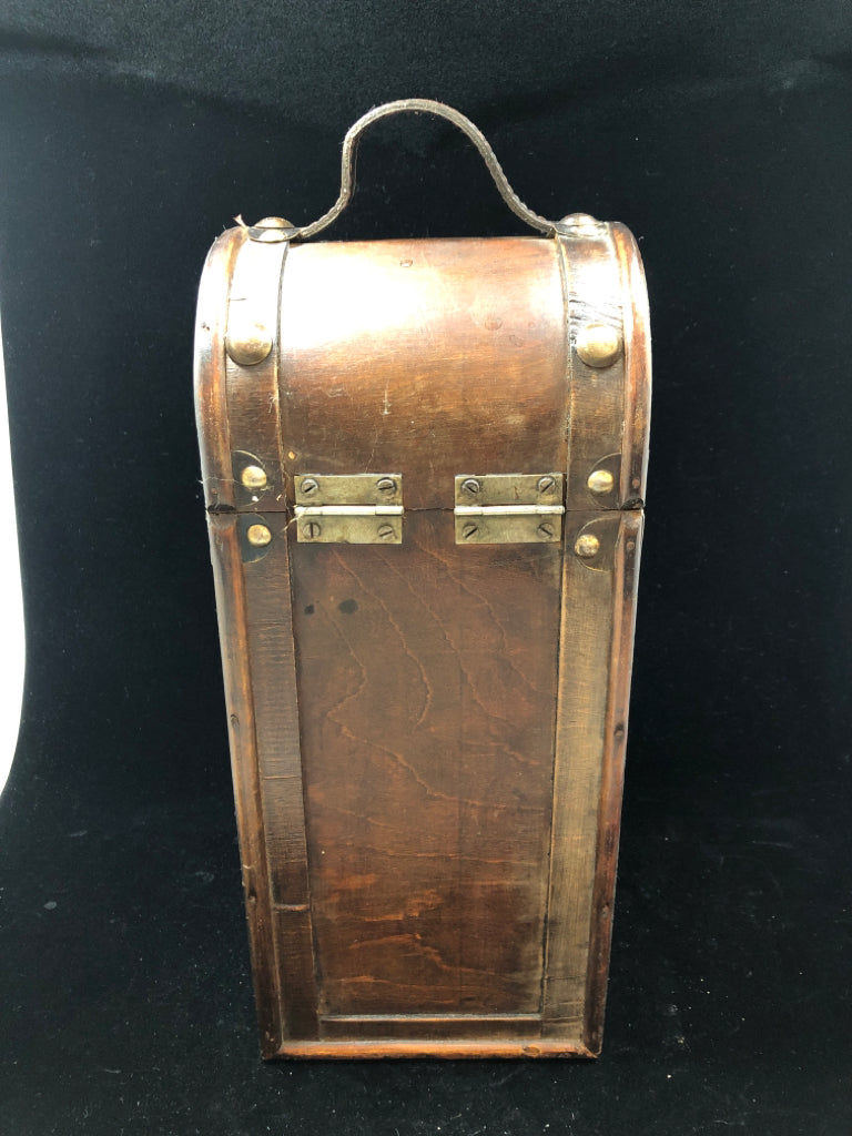 WOOD WINE BOX W/FAUX LEATHER HANDLE.
