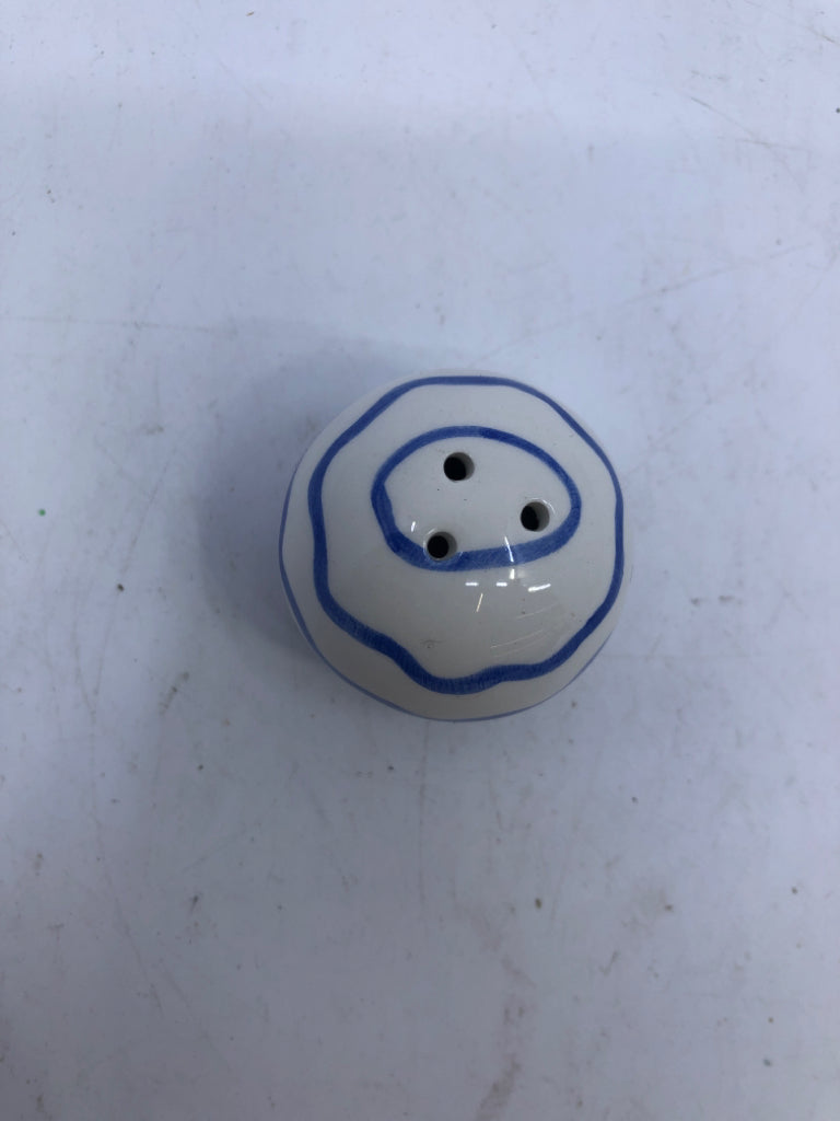 SMALL ROUND BLUE AND WHITE SALT AND PEPPER SHAKERS.