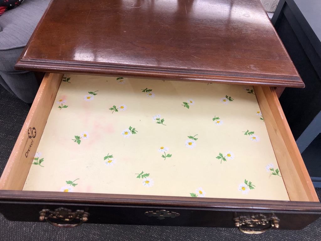 SMALL DARK WOOD 4 DRAWER DRESSER/SIDE TABLE DREXEL GOLD HARDWARE.