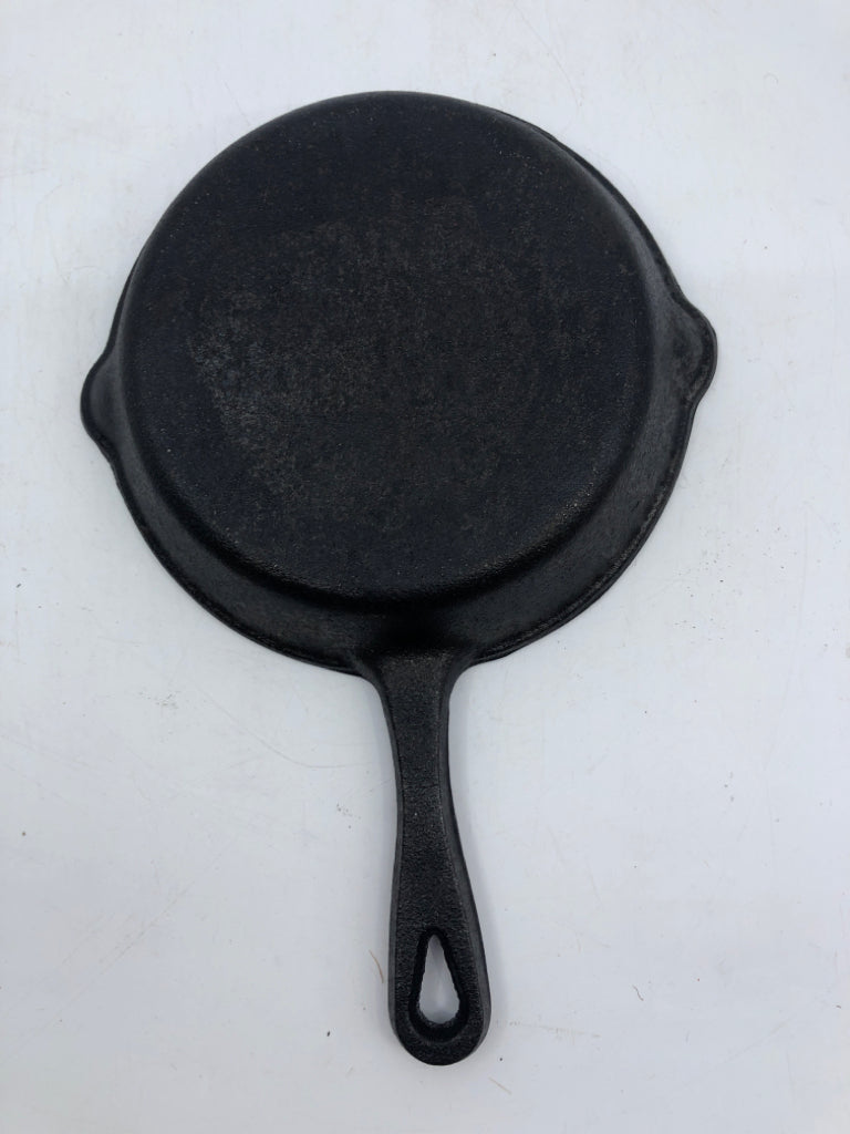 SMALL CAST IRON PAN.