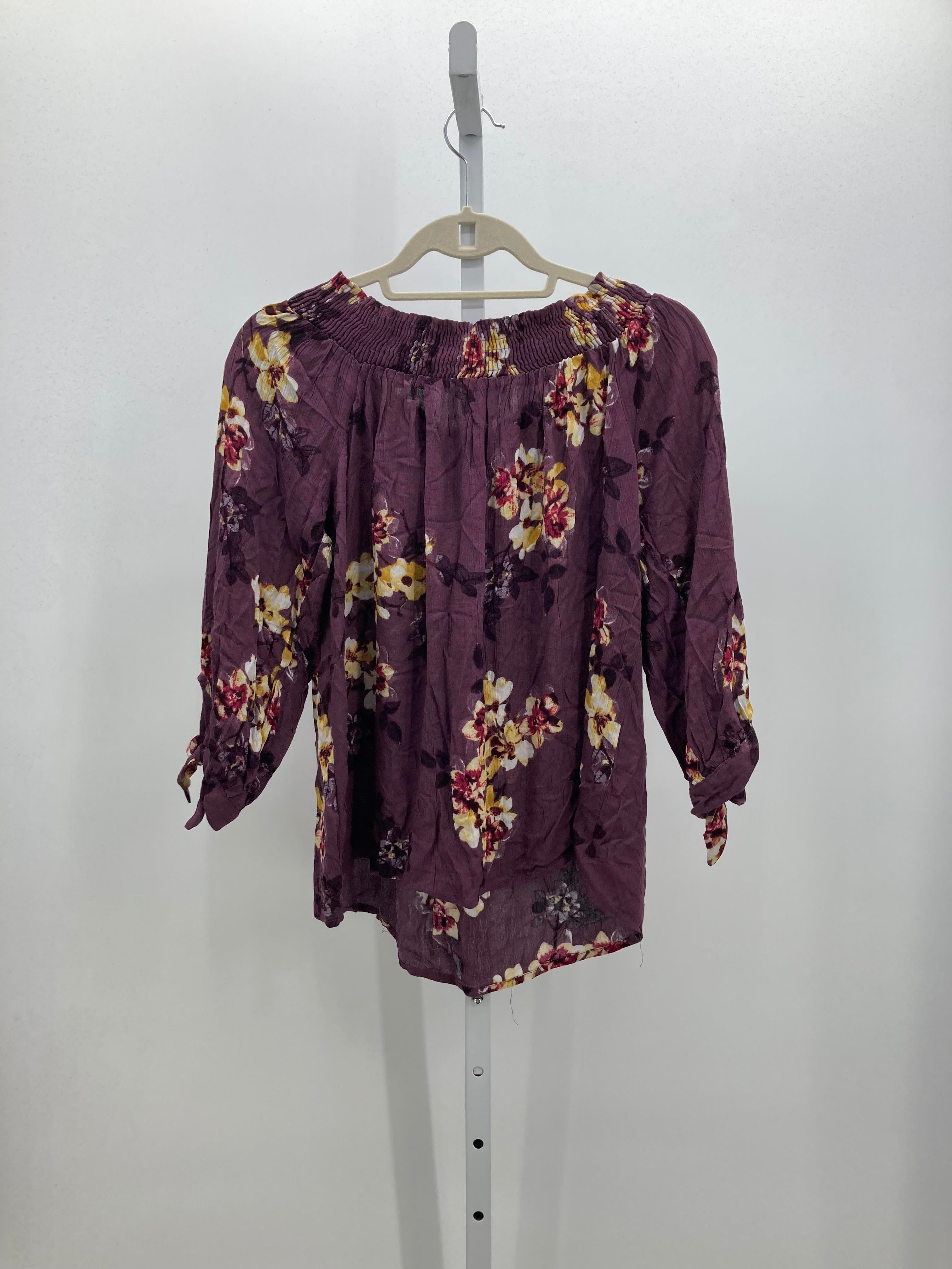 Size Large Misses 3/4 Sleeve Shirt