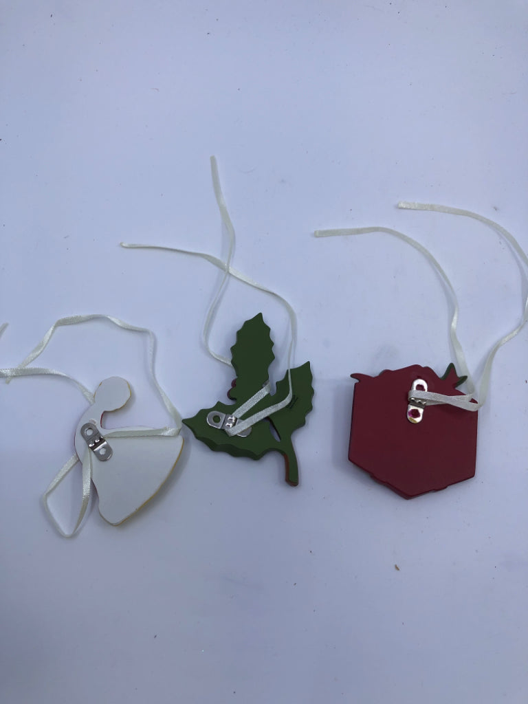 NIB 3 HOLIDAY BASKET TIE ONS LONGABERGER