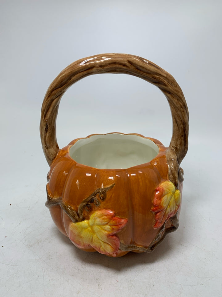 PUMPKIN CERAMIC BASKET W/ EMBOSSED MAPLE LEAVES.