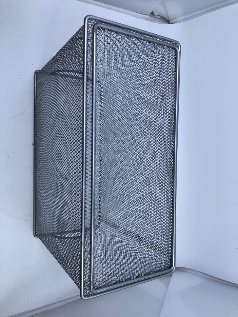 LIGHT GREY METAL FILE STORAGE BIN.