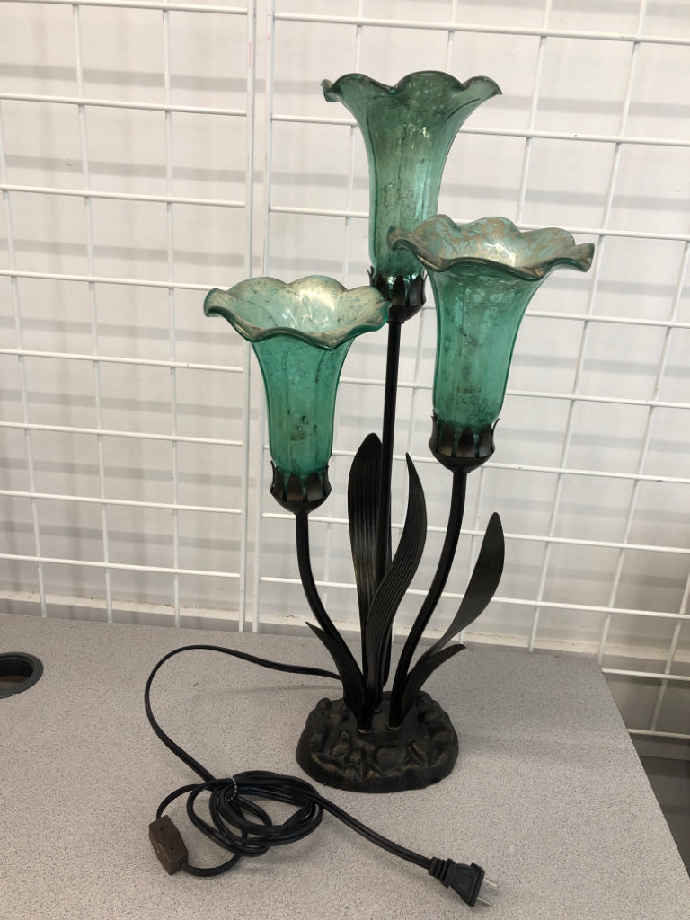 BLUE FLOWER LAMP.