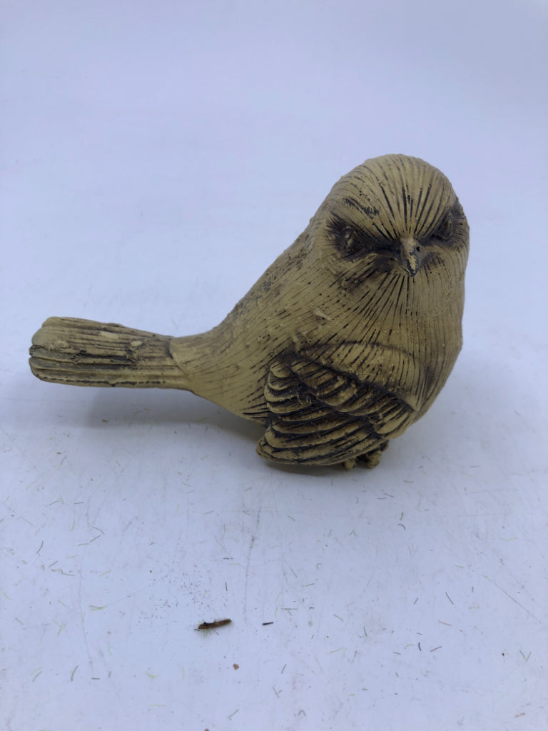 2 TAN DISTRESSED WOOD BIRDS ON TWIG NEST.