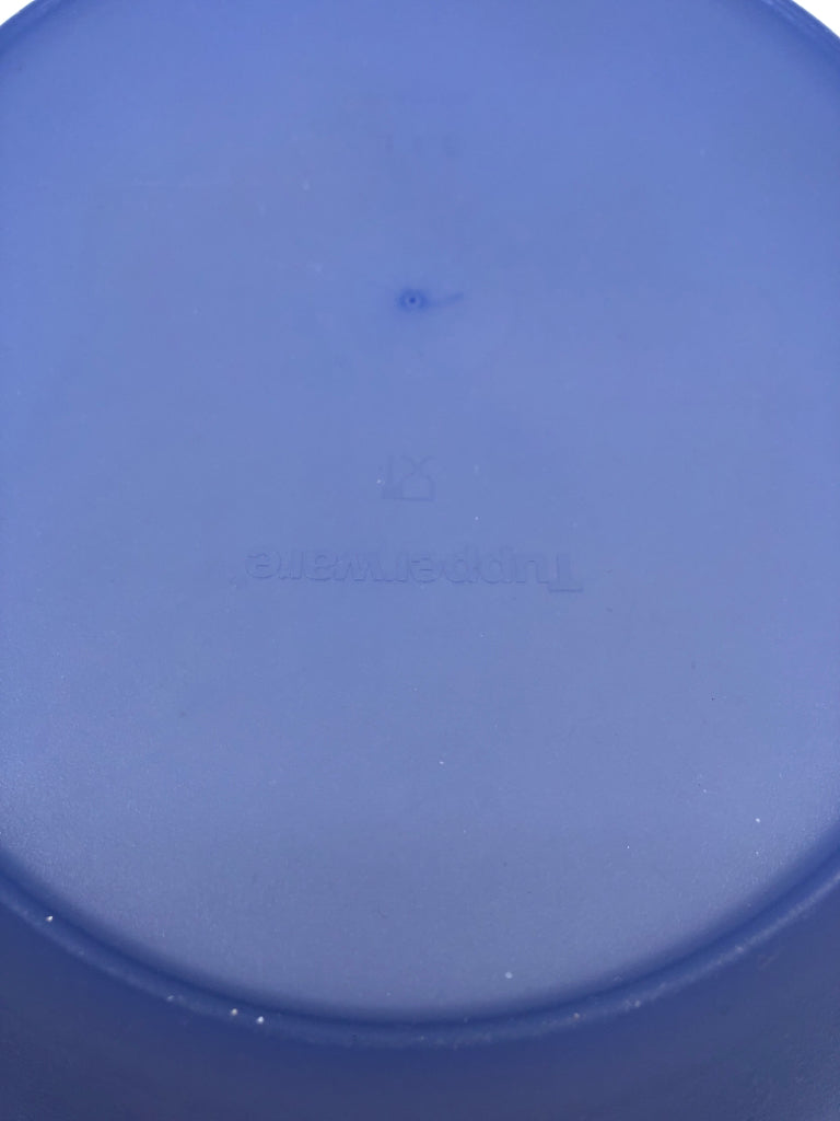 BLUE TUPPERWARE BOWL W LID.