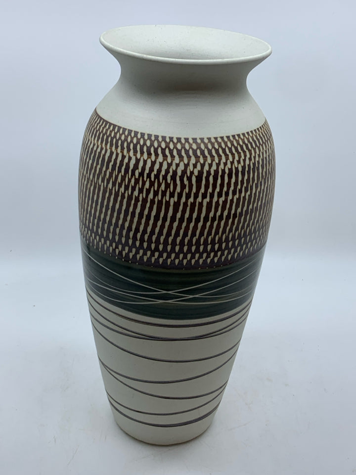 GREEN/BROWN STRIPE CERAMIC VASE.