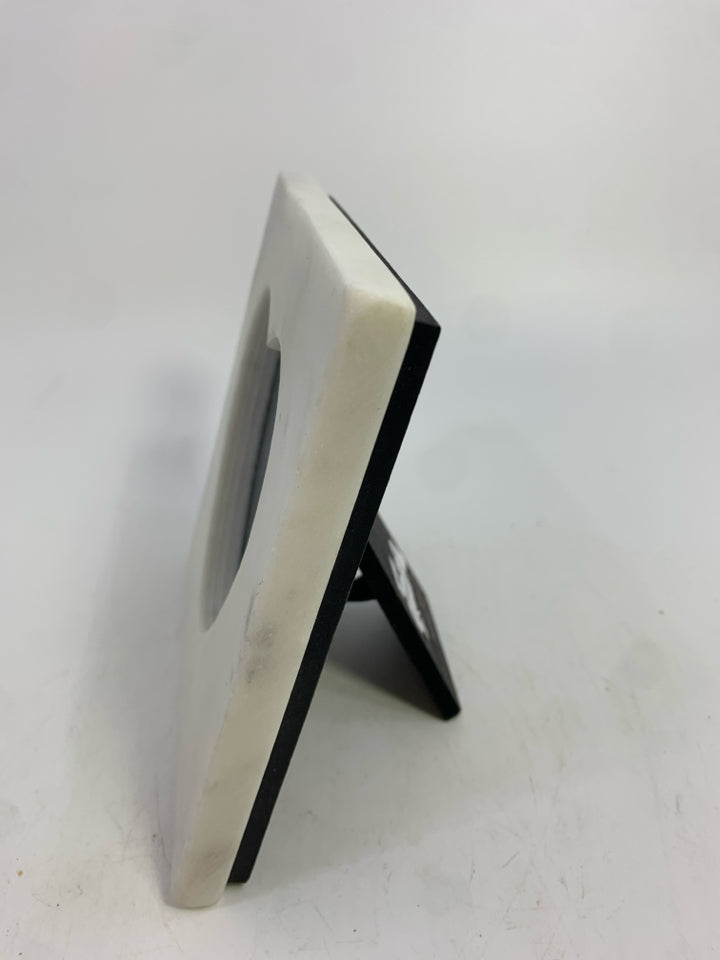 IVORY HEART SHAPED PICTURE FRAME.