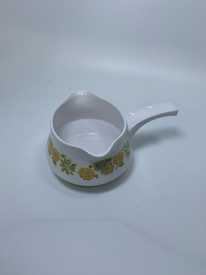 VTG PROGRESSION SUNNY SIDE FLORAL DOUBLE SPOUT GRAVY BOAT.