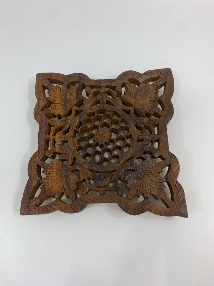 CARVED WOOD LEAF TRIVET.