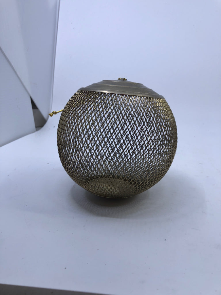 GOLD MESH ORNAMENT W REMOVABLE TOP.