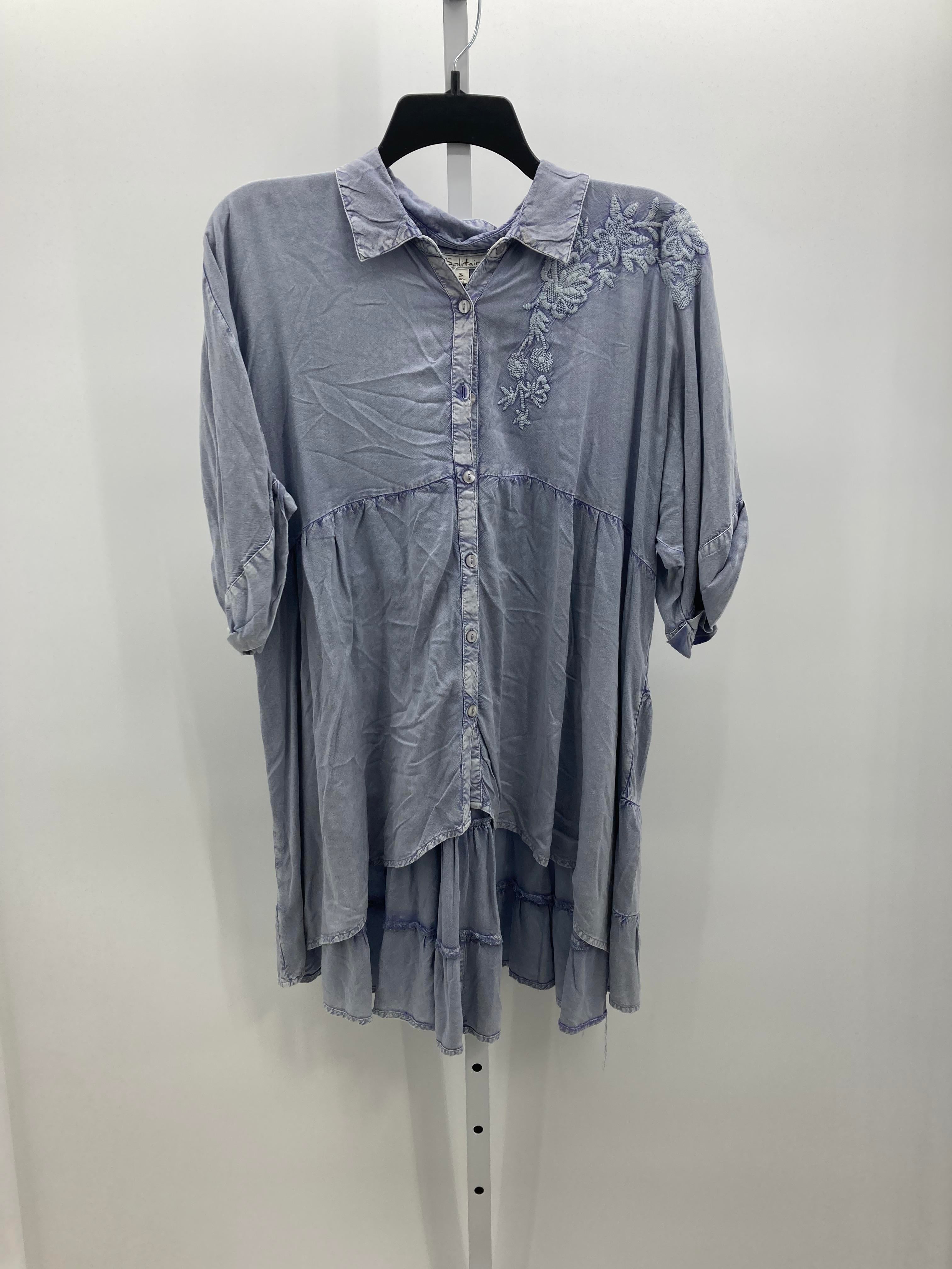 Solitare Size Small Misses Short Sleeve Shirt