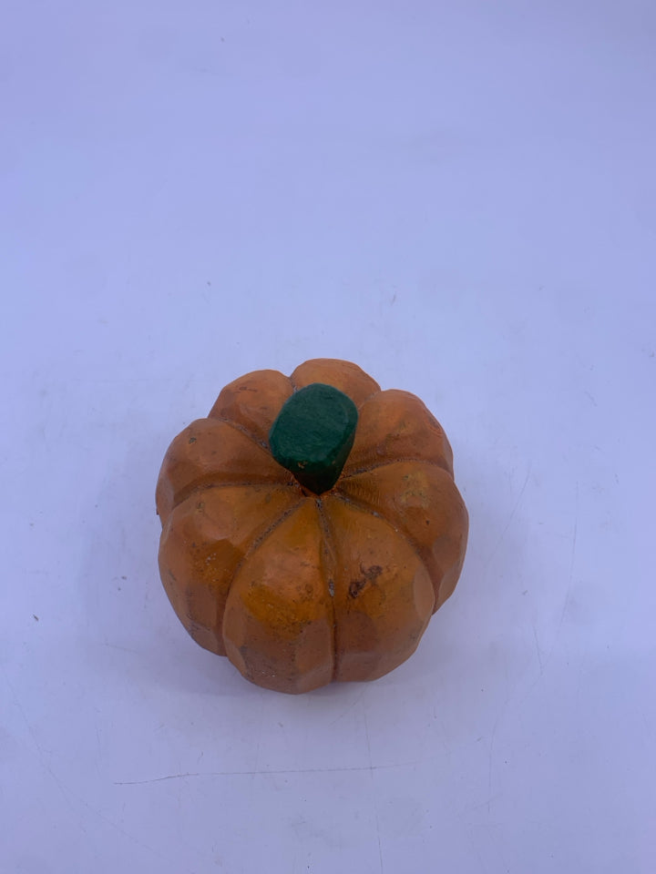 SMALL WOOD PUMPKIN.