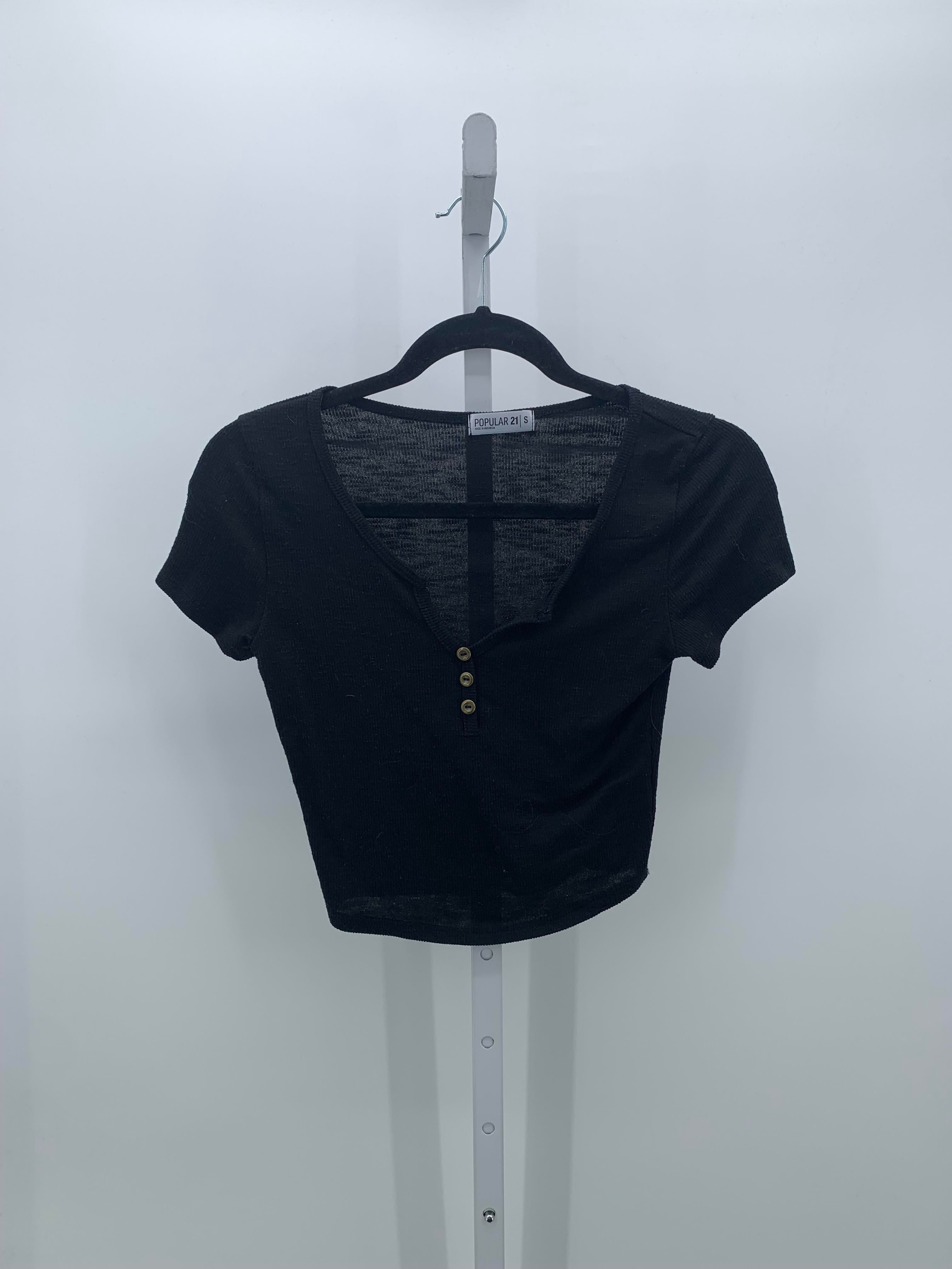 Size Small Juniors Short Sleeve Shirt
