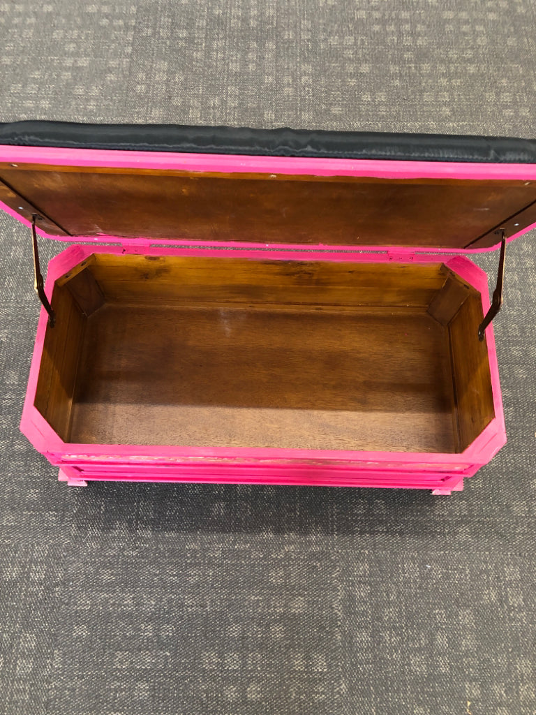 PINK & GOLD STORAGE BENCH W/BLACK FABRIC SEAT.