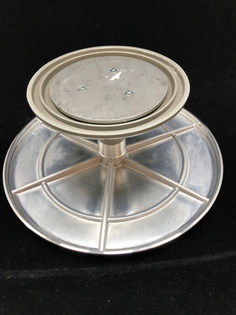 SPINNING METAL CAKE STAND.