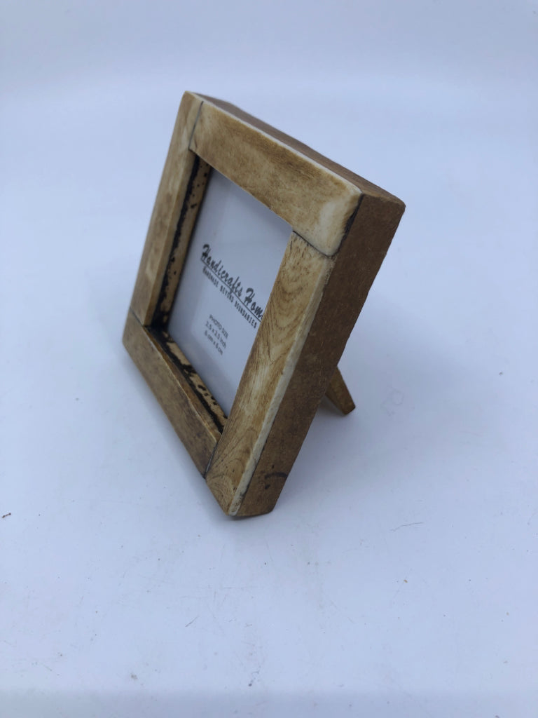 WOOD PICTURE MINI FRAME SQUARE.