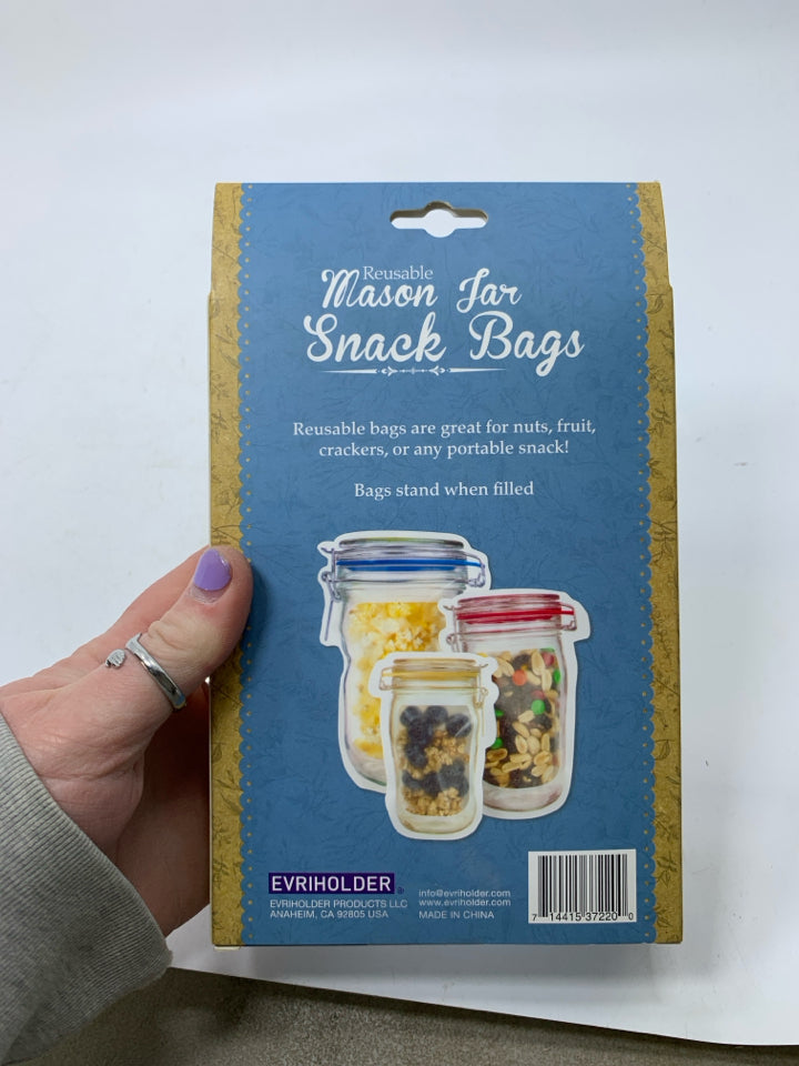 NIP MASON JAR SHAPED REUSABLE SNACK BAGS.