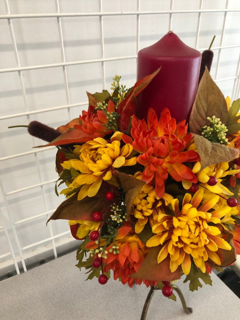 FALL CANDLE ON PEDESTAL W/FAUX FALL FOLIAGE.