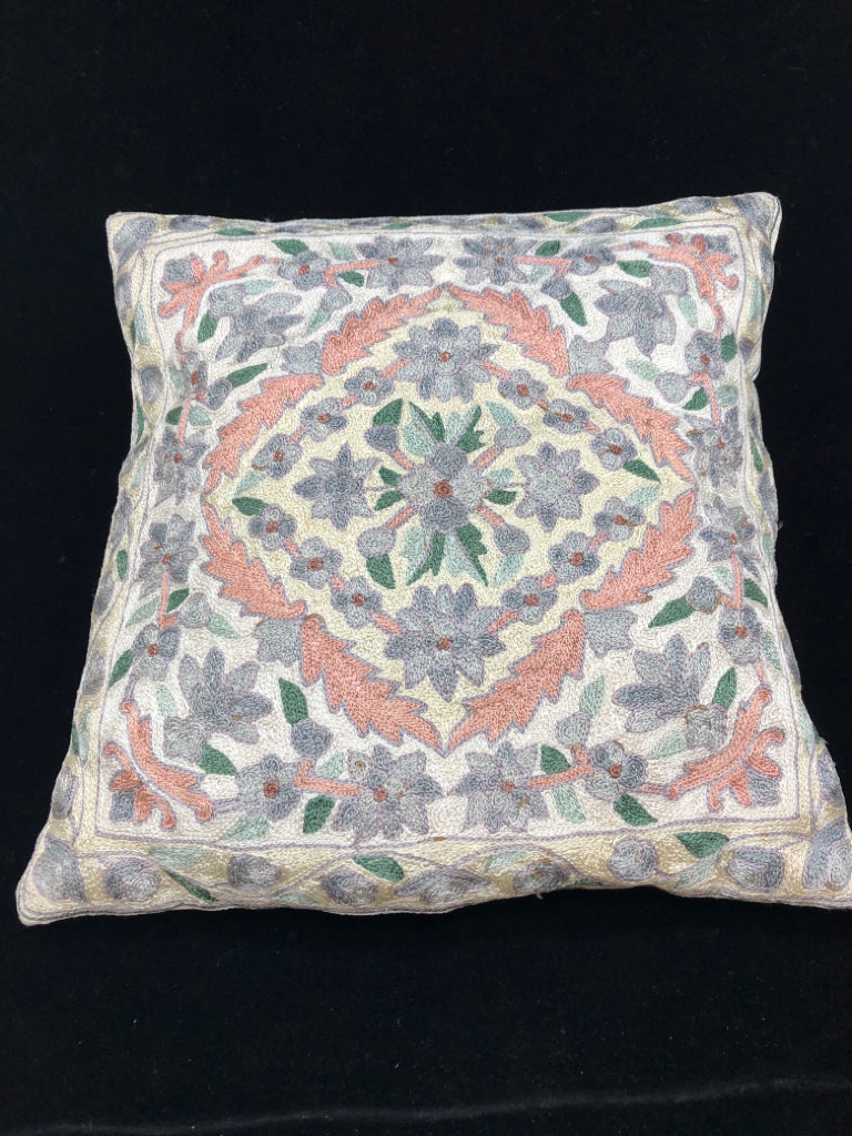 LOOP STITCHED PASTEL PINK FLORAL PILLOW.