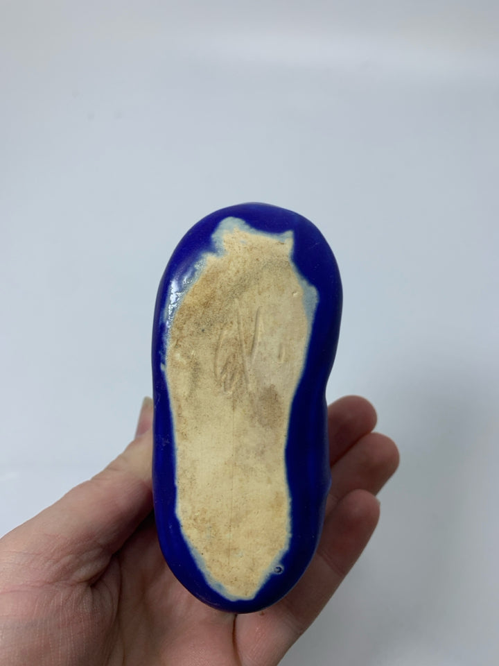 VTG DARK BLUE POTTERY BABY SHOE.