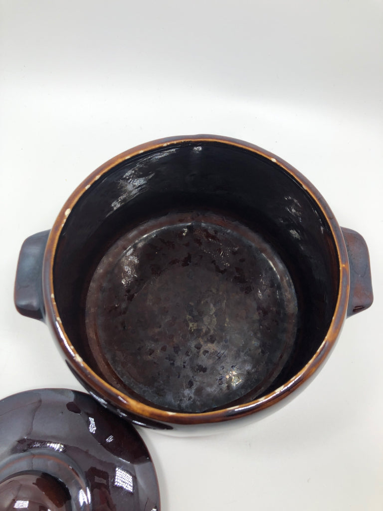 VTG WEST BEND COVERED CROCK/ BEAN POT.