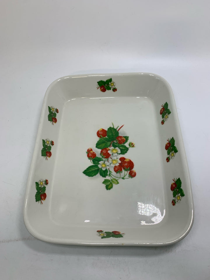 VTG WHITE RECTANGLE CASSEROLE DISH W/ STRAWBERRIES.