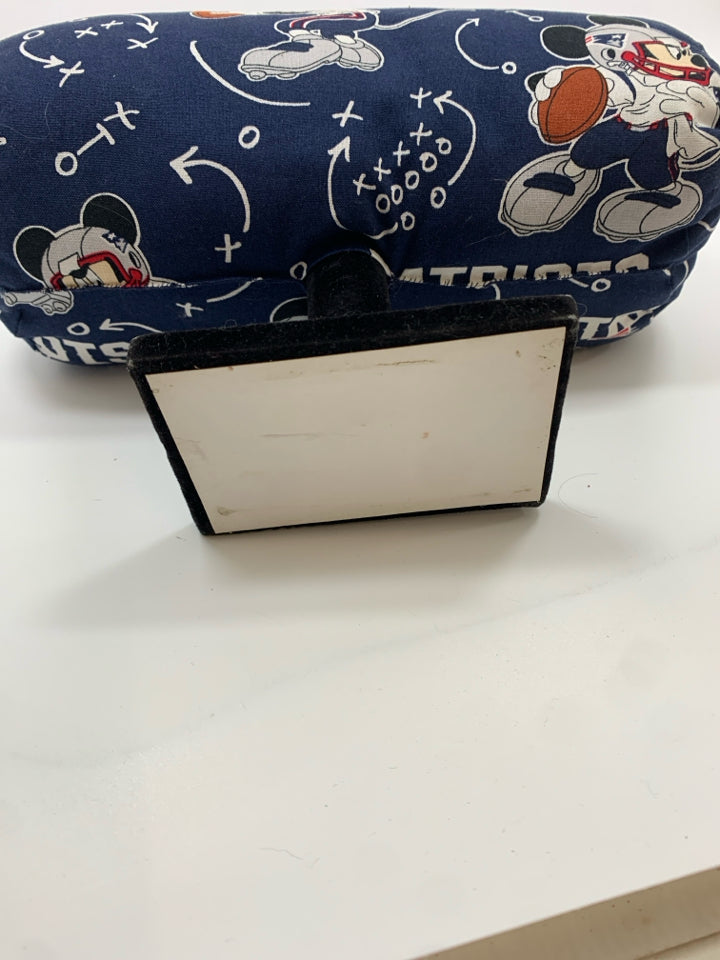 PATRIOTS PADDED HEADBAND HOLDER.