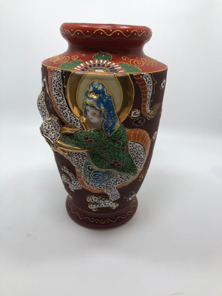 VTG JAPANESE ORANGE SLIP-TRAIL PAINTED VASE.