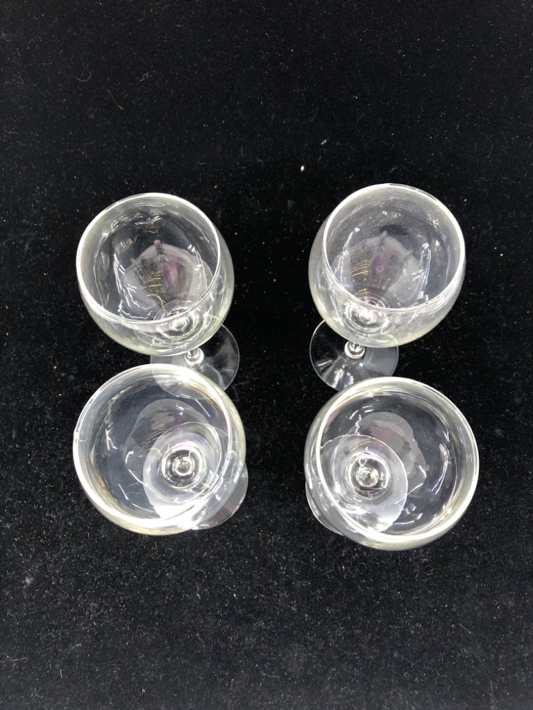 4 CLEAR WINE GLASSES.