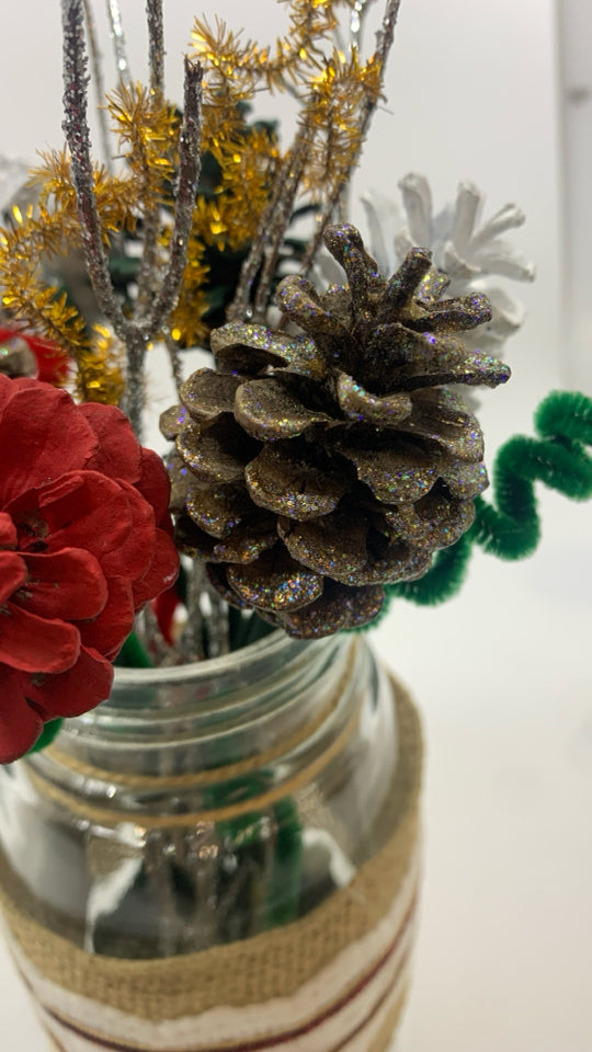 CLEAR JAR HOLIDAY CENTERPIECE RED GLITTER.