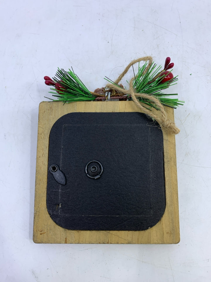 WOOD/METAL "THE JOY OF CHRISTMAS" PICTURE ORNAMENT.