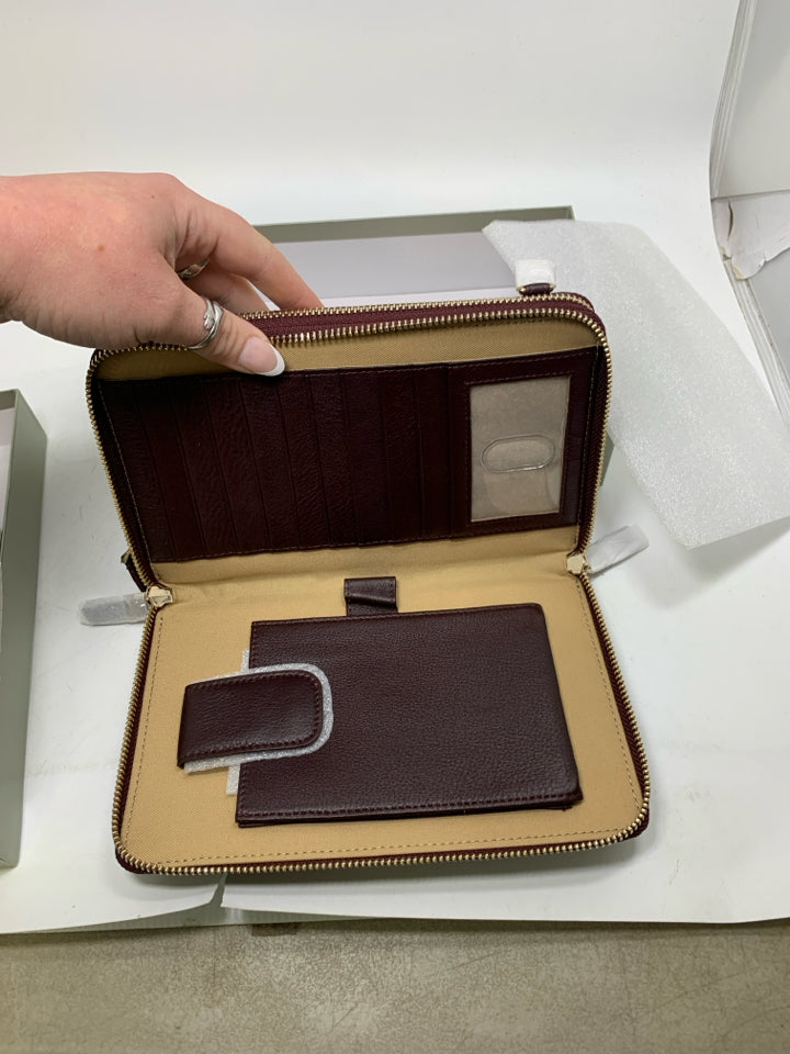 Levenger Carrie Convertible Concierge Clutch- New