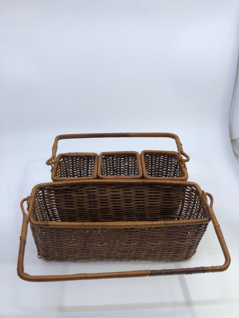 WICKER UTENSIL HOLDER BASKET.