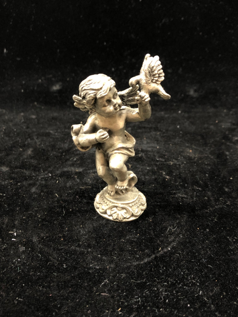 SM METAL CHERUB FIGURE ON PEDESTAL.