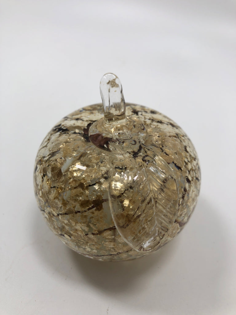 GOLD FLECKS GLASS APPLE PAPERWEIGHT.