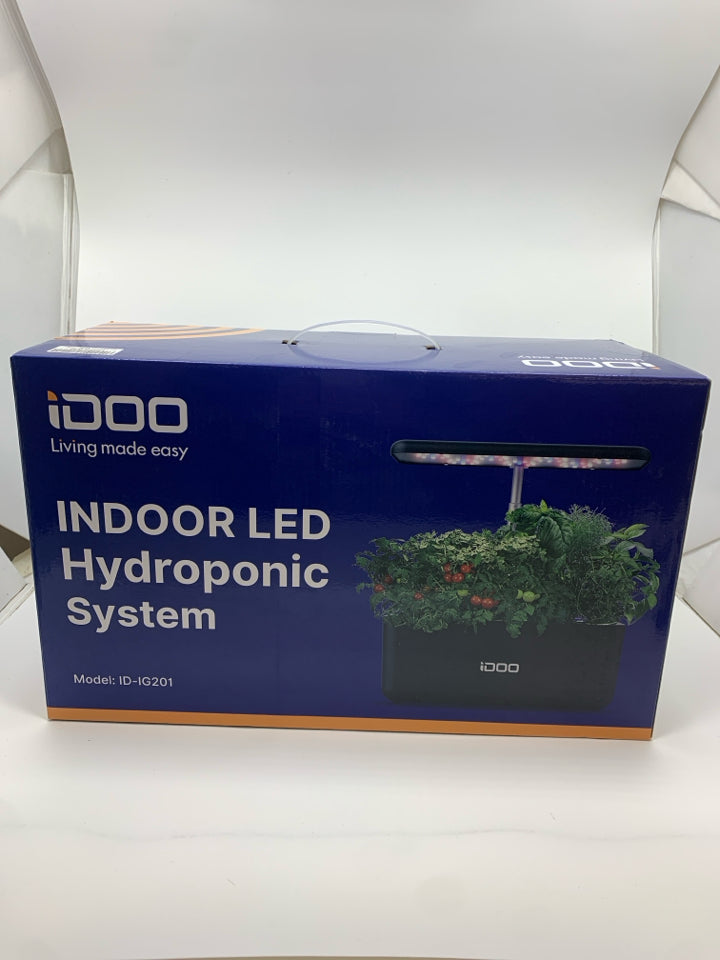 NIB INDOOR HYDROPONIC SYSTEM.