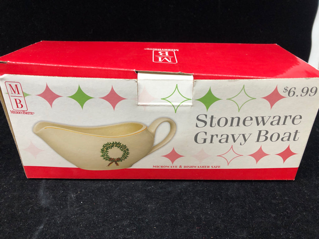 NIB STONEWARE HOLLY WREATH GRAVY BOAT.
