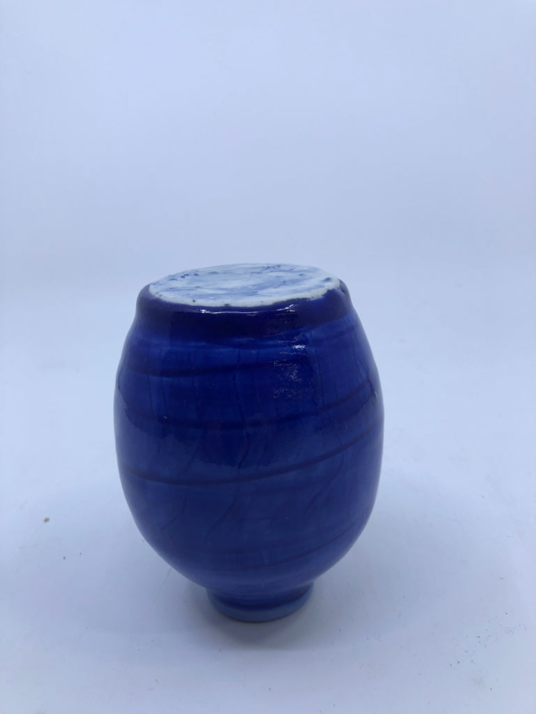 BLUE POTTERY VASE.