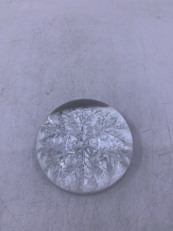 CLEAR GLASS W/ SNOWFLAKE.