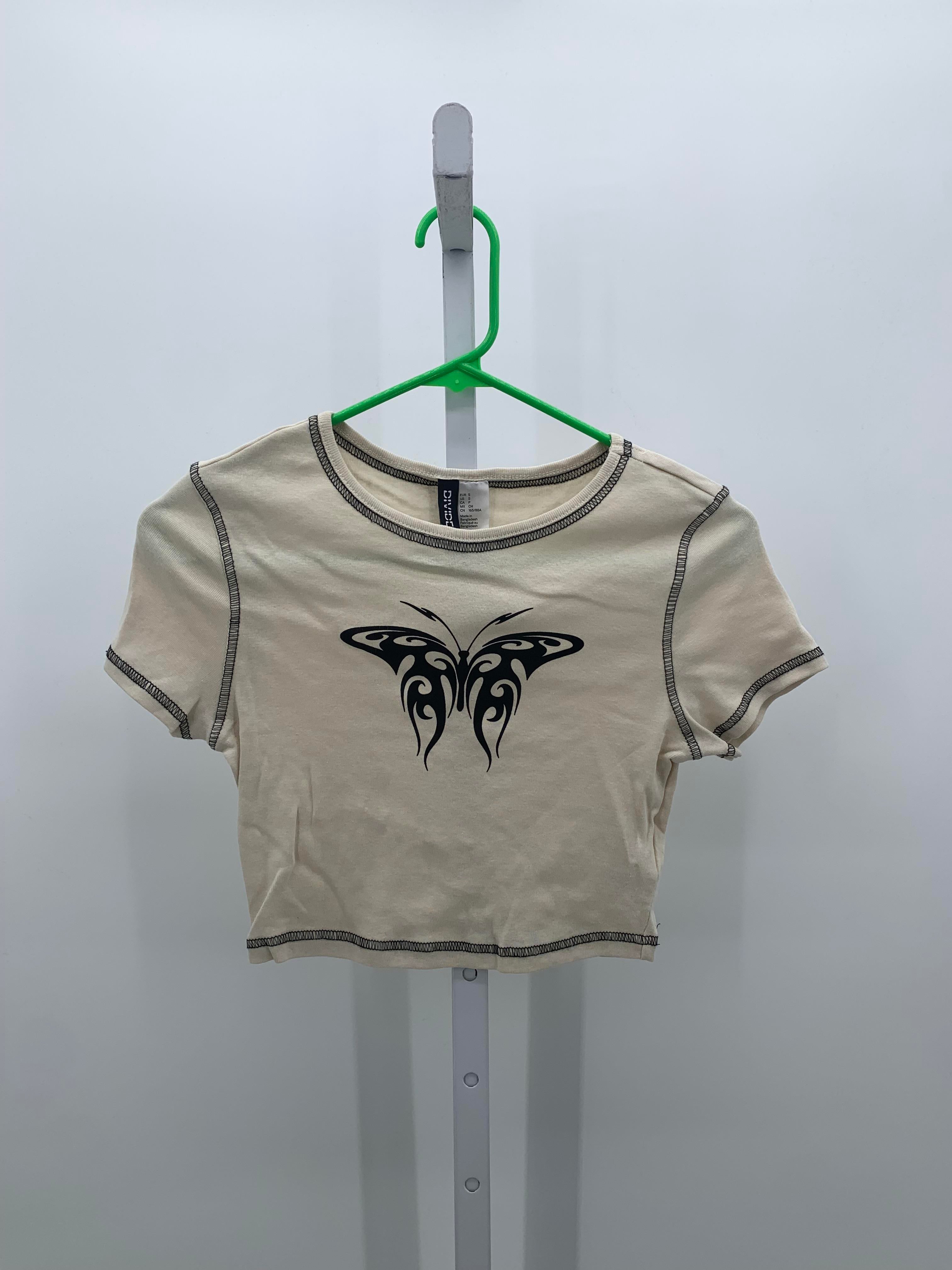Divided Size Small Juniors Short Sleeve Shirt