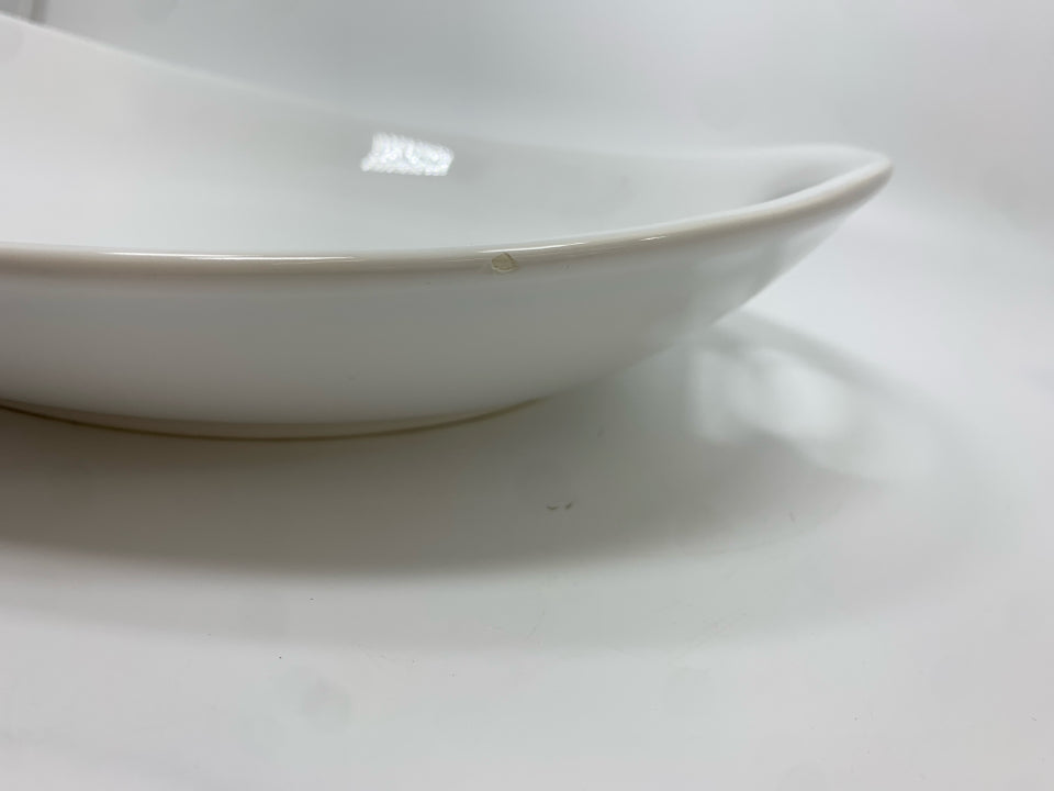 MATCERAMICA WHITE DISH W/HANDLES.