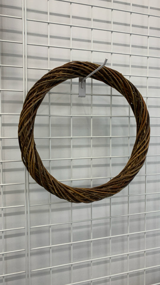WICKER WREATH.