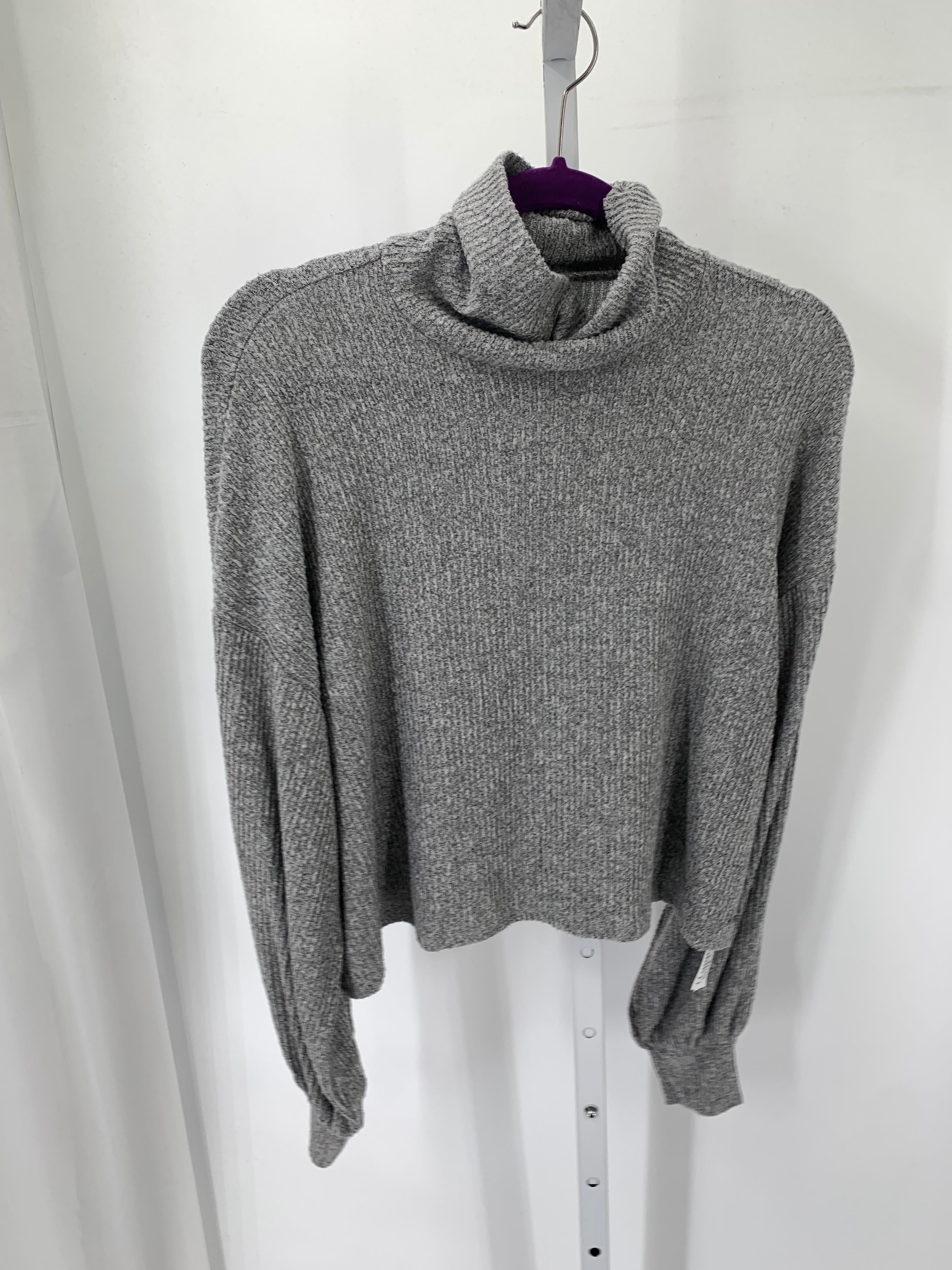 Hollister Size Medium Juniors Long Sleeve Sweater