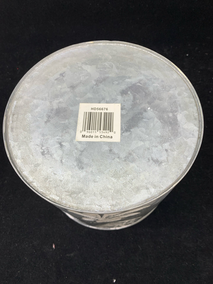 SILVER TIN PLANTER WHITE FLORAL.