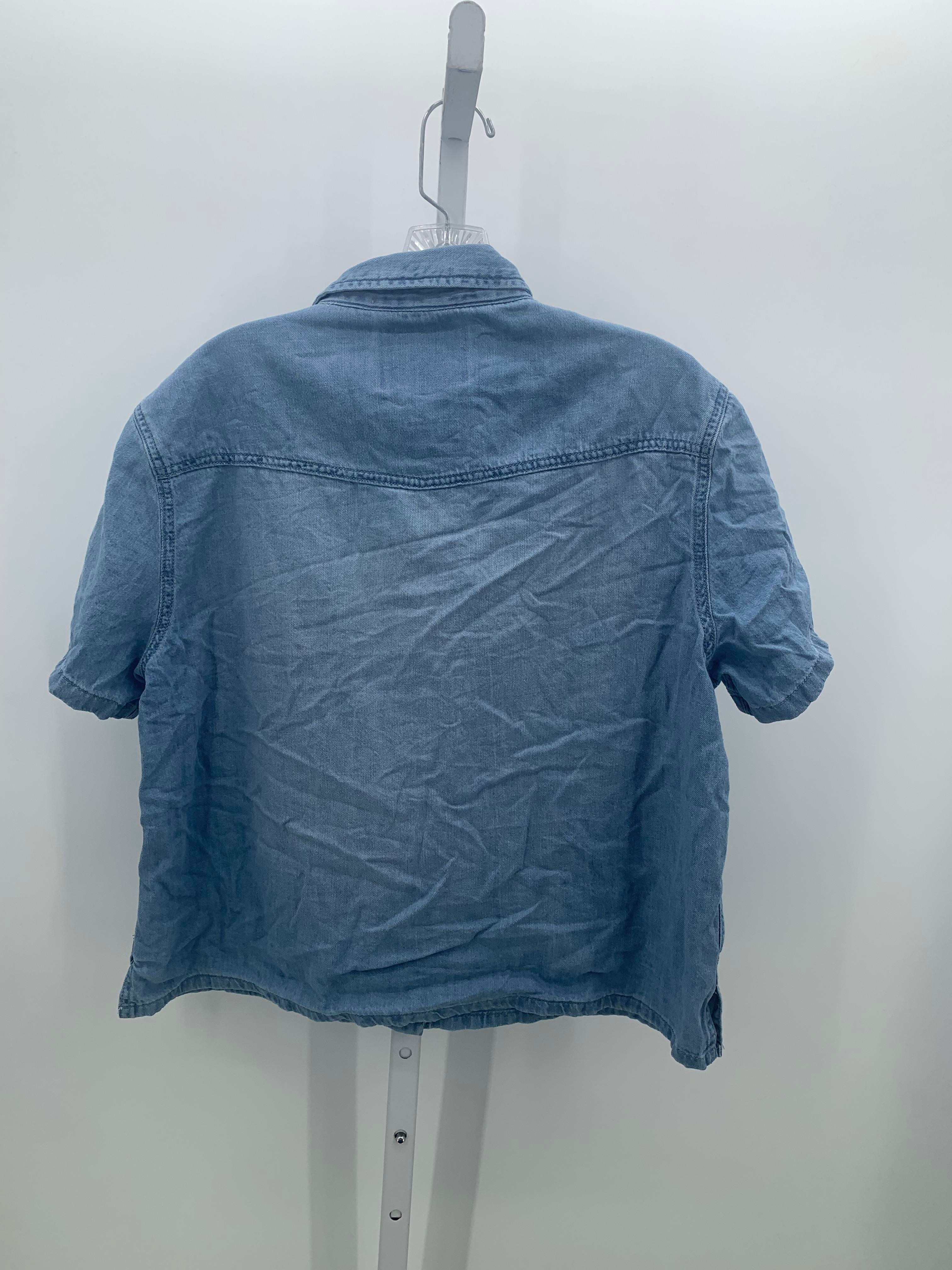 Size Large Juniors Short Sleeve Shirt
