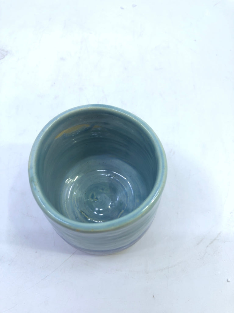 2 TONED BLUE SMALL PLANTER.