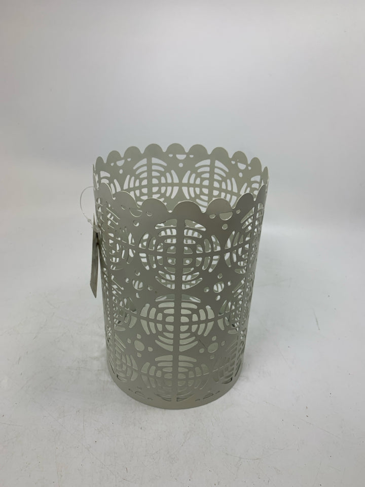 PIECED METAL CANDLE HOLDER W/ SCALLOP EDGE NWT.