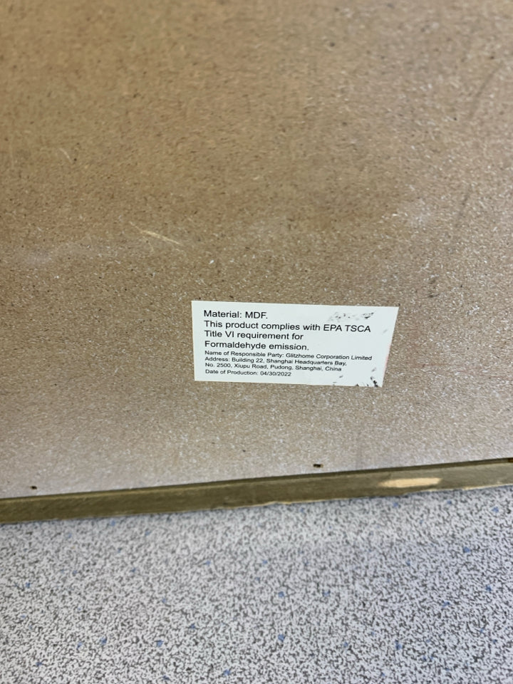 WELCOME CHECKERED WALL HANGING.